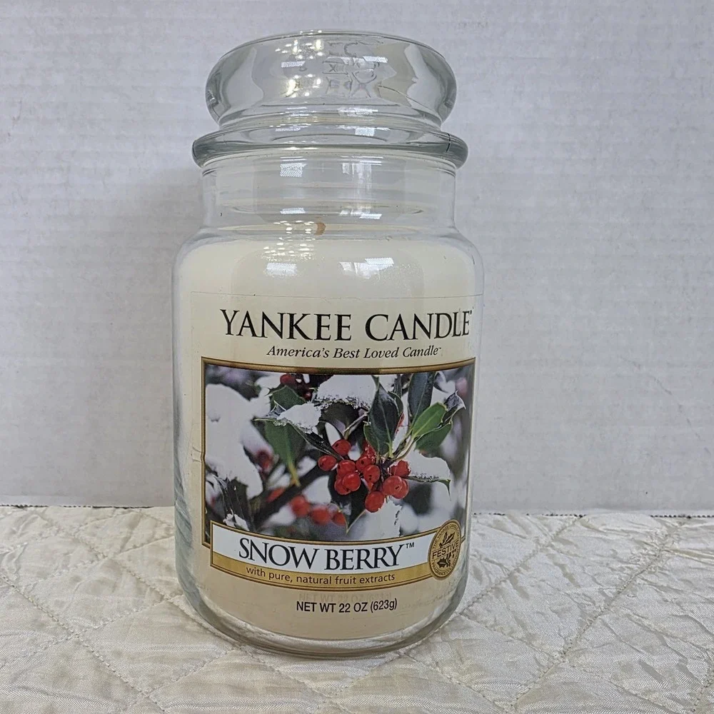 New Rare HTF Yankee Candle Snow Berry Jar Candle 22 Oz‎
